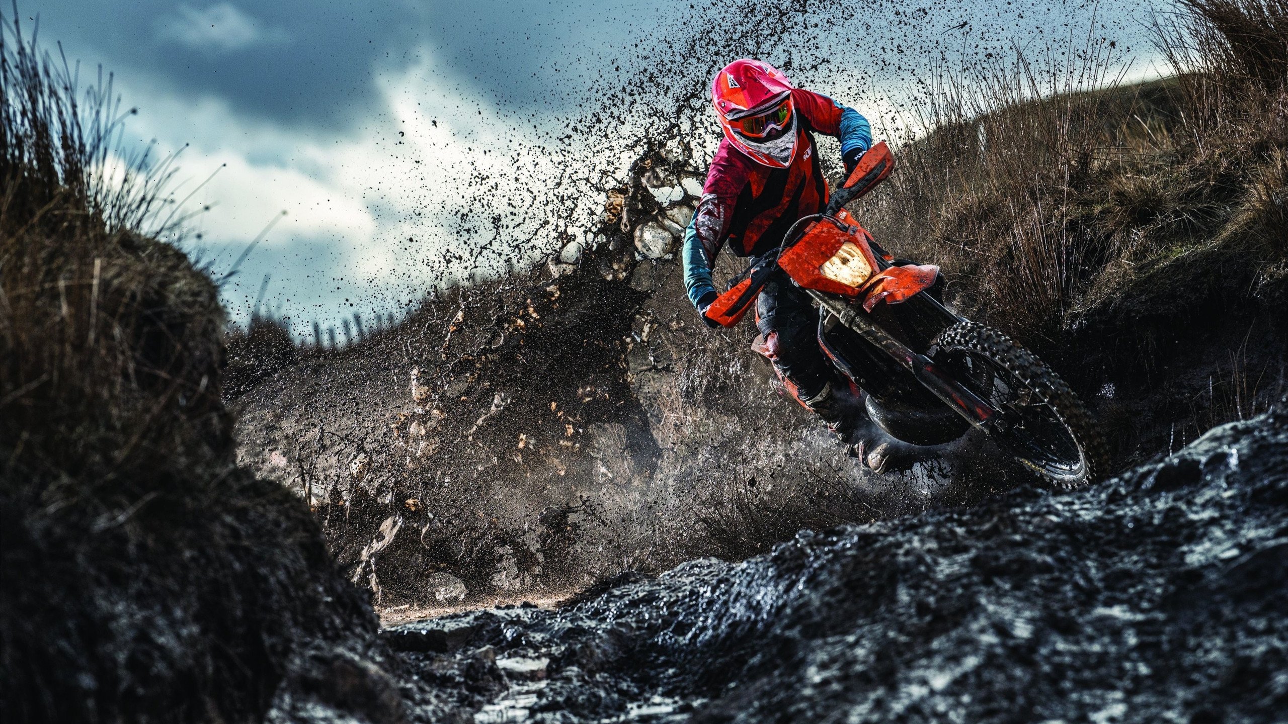 开云-梅西率队轻松取胜，巴萨升至积分榜第三，梅西高薪续约巴萨