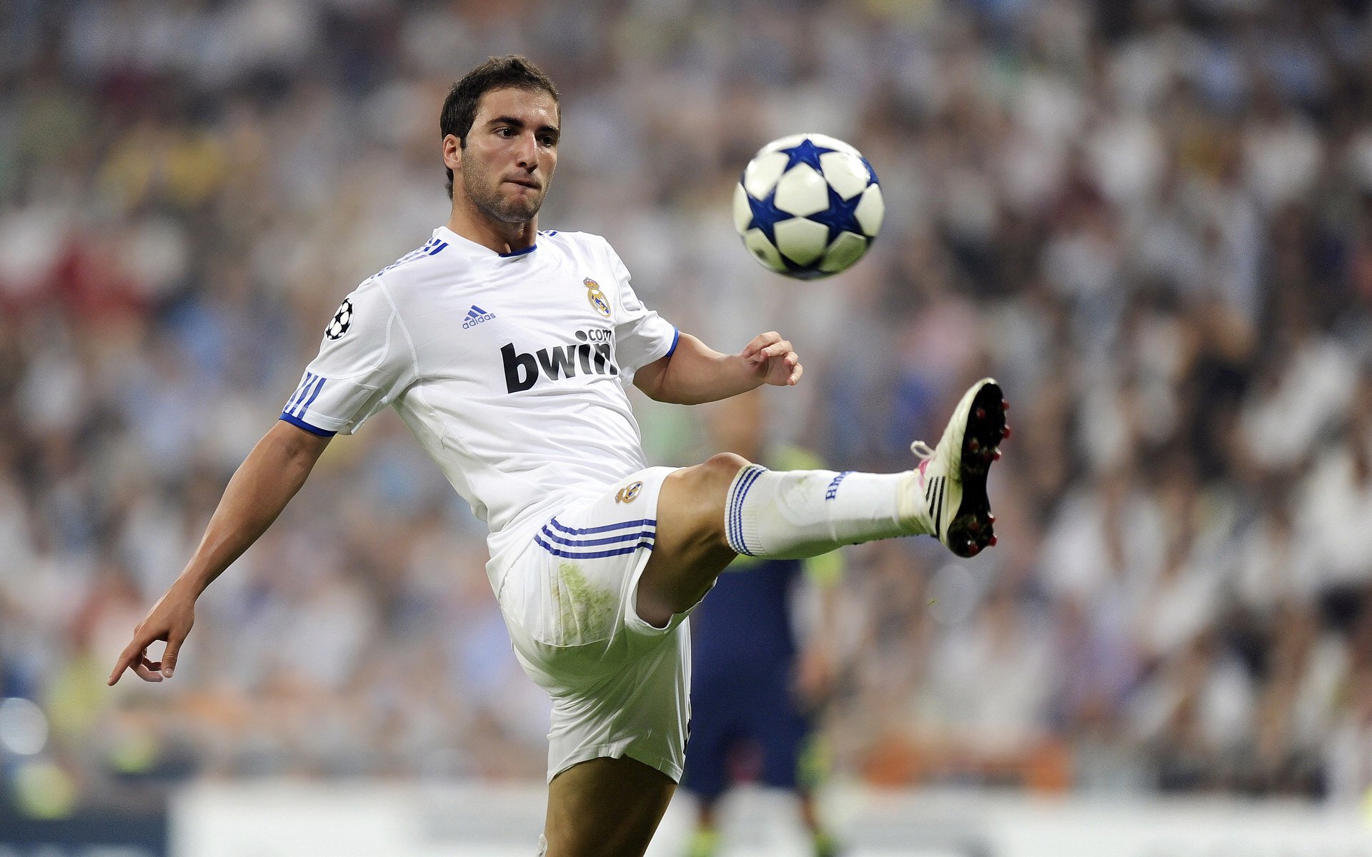 沙尔克遭遇客战挑战,寻求突破之法,沙尔克引援